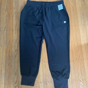NWT Vuori summits woven jogger